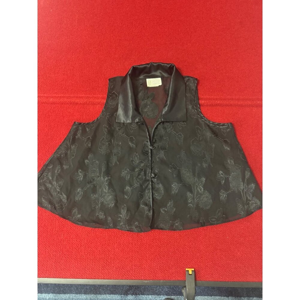 California Dynasty‎ Black Floral Embroidered Vest Medium sheer Satin Collar Made